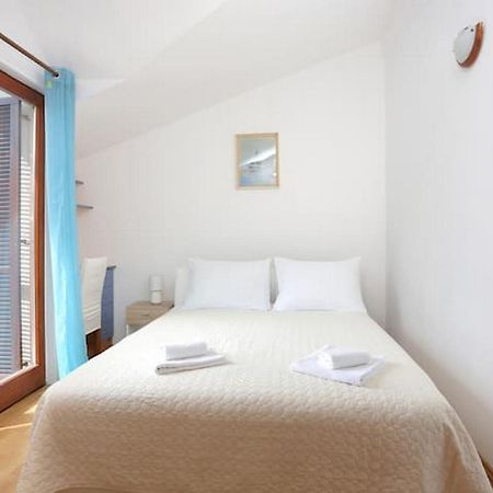 Holiday Home Mons Aureus Gornje Sitno エクステリア 写真