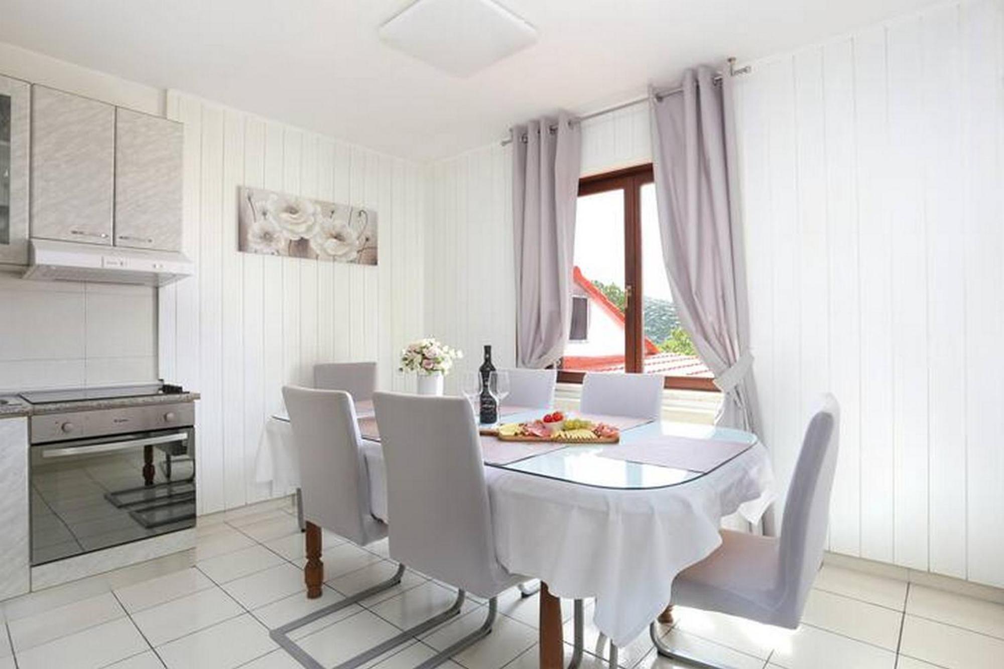 Holiday Home Mons Aureus Gornje Sitno エクステリア 写真