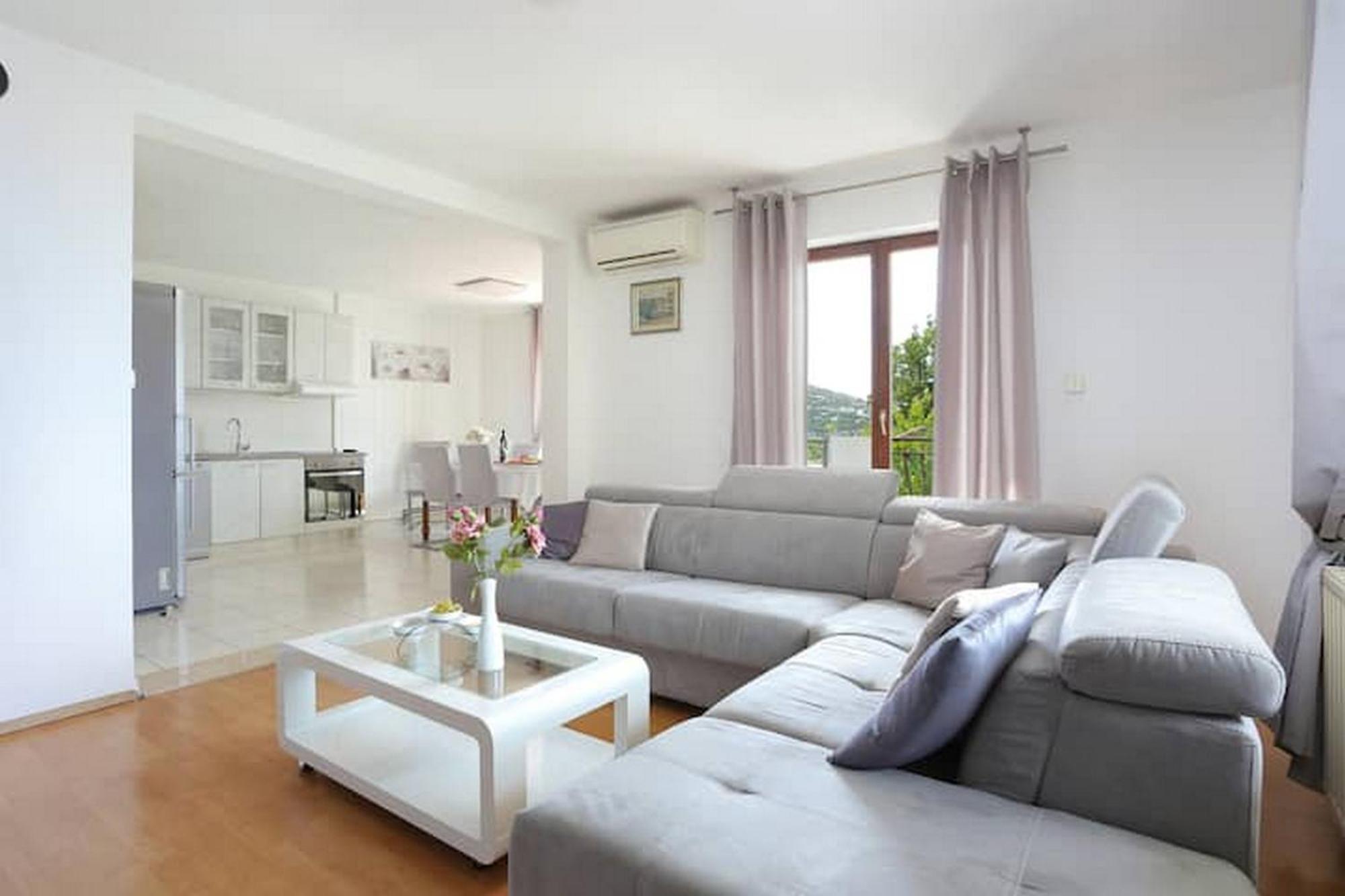 Holiday Home Mons Aureus Gornje Sitno エクステリア 写真