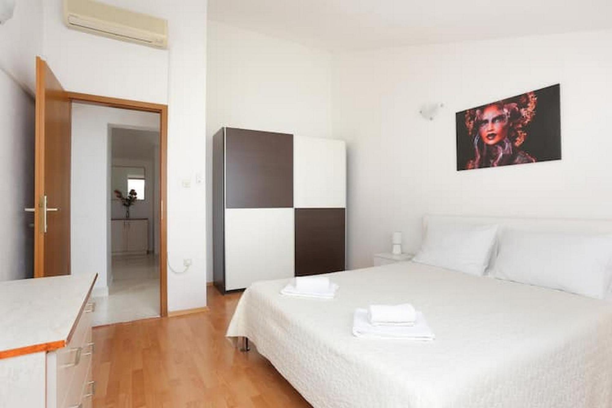 Holiday Home Mons Aureus Gornje Sitno エクステリア 写真