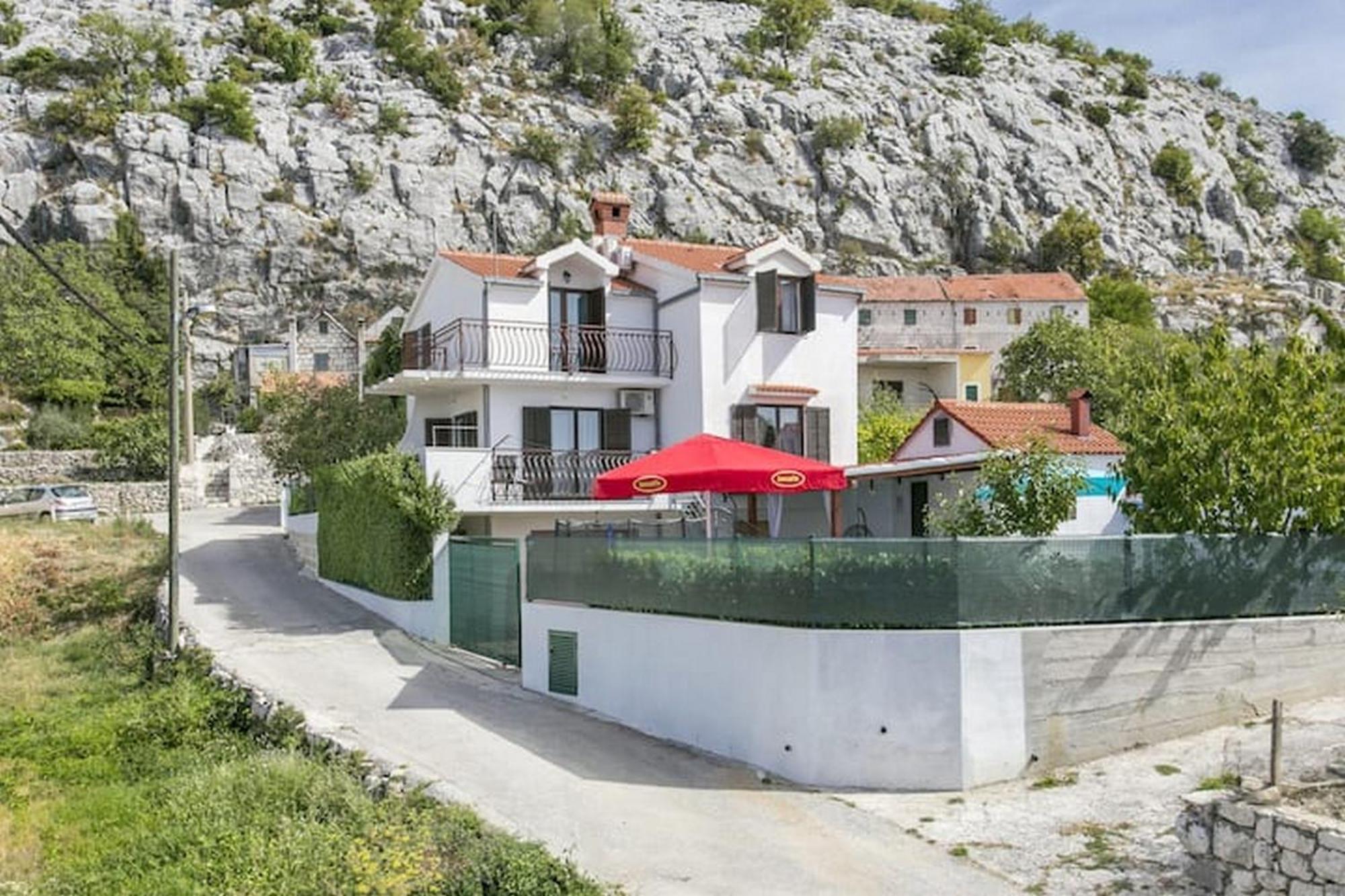 Holiday Home Mons Aureus Gornje Sitno エクステリア 写真