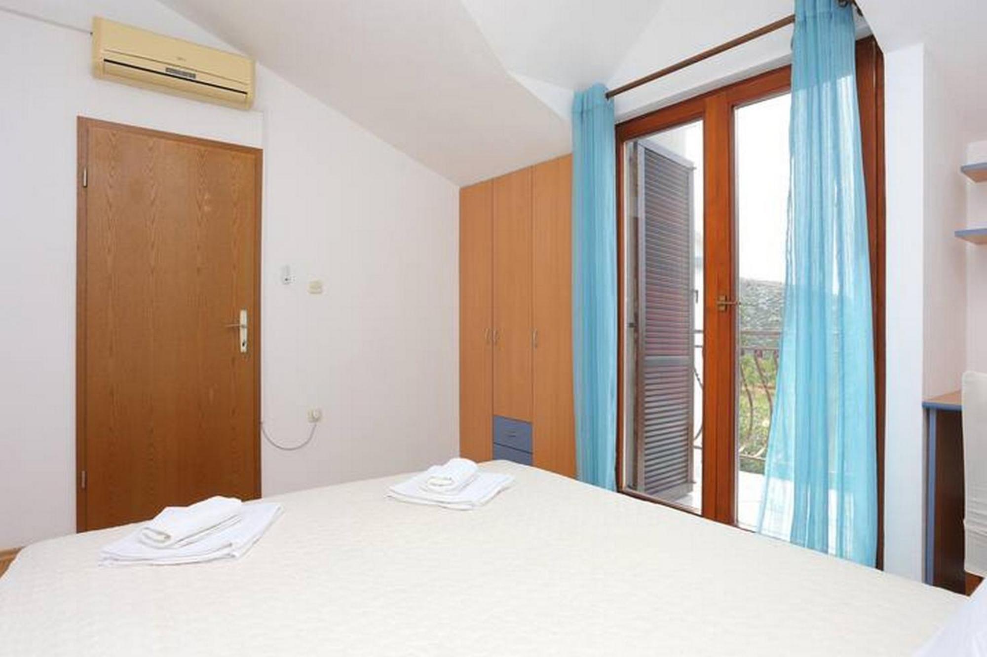 Holiday Home Mons Aureus Gornje Sitno エクステリア 写真