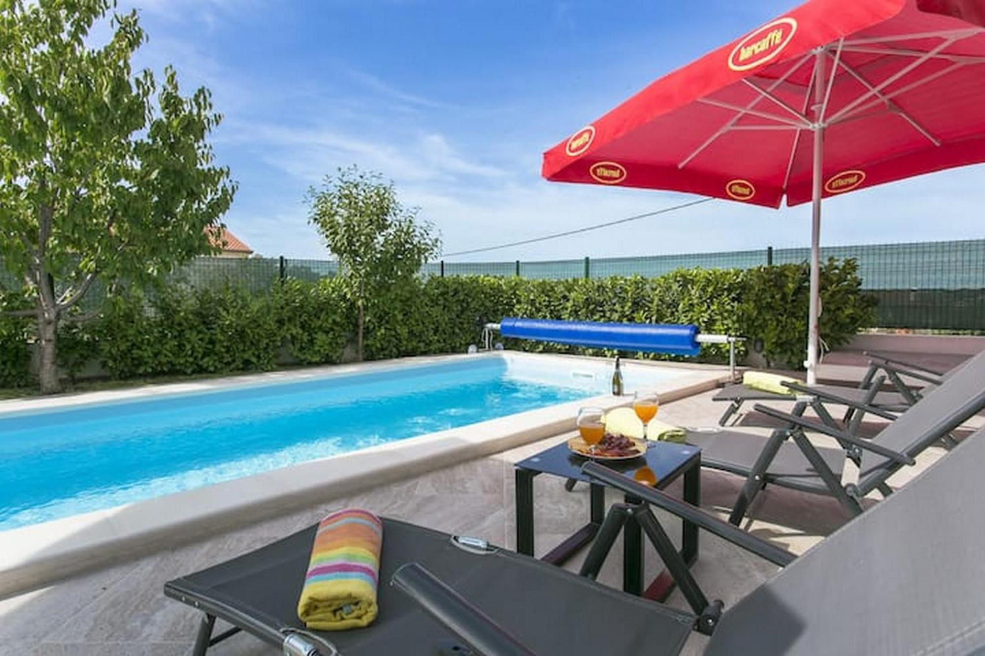 Holiday Home Mons Aureus Gornje Sitno エクステリア 写真