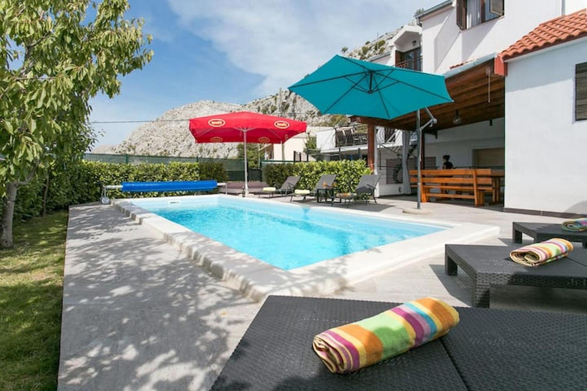 Holiday Home Mons Aureus Gornje Sitno エクステリア 写真